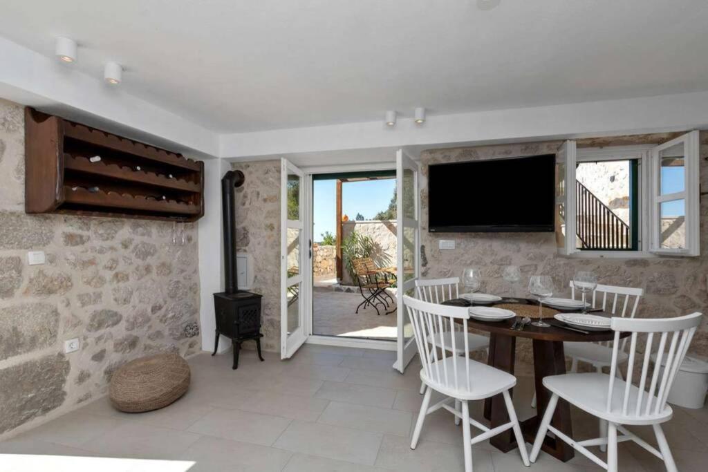 Holiday Home Marijana ザオストログ エクステリア 写真