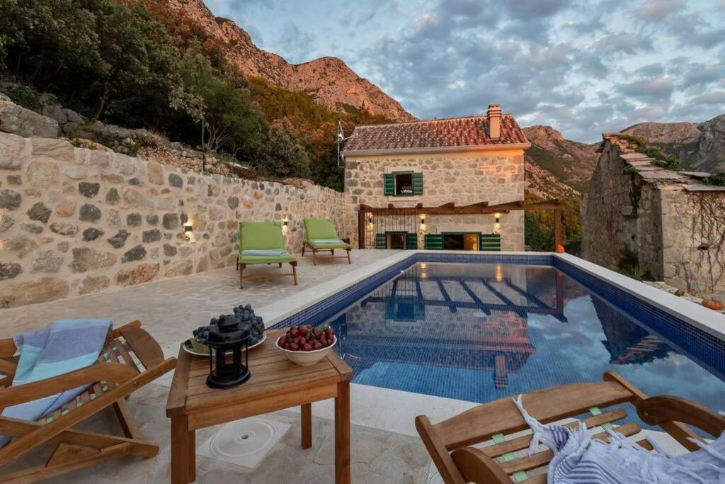 Holiday Home Marijana ザオストログ エクステリア 写真